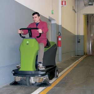 IPC Eagle 1050 Battery Powered Rider Warehouse Vacuum Sweeper - 42" Sweeping Path