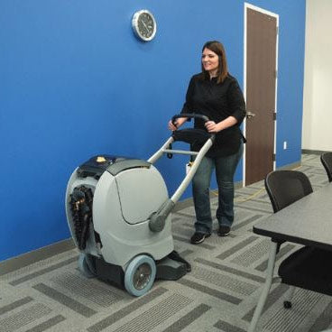 AdvanceÂ® ES400â„¢ XLP Self Contained Carpet Extractor (12 Gallons) - 18" Head