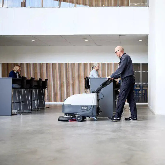 AdvanceÂ® SC370 Battery Powered 17" Floor Scrubber w/ Pad Holder - 6.6 Gallons
