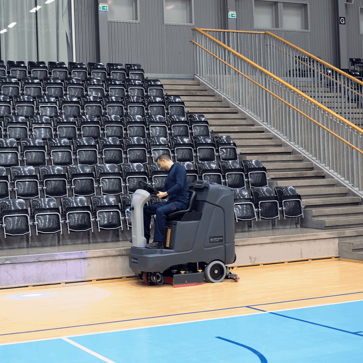 AdvanceÂ® SC4000Â® Ride-On Floor Scrubber w/ REV Technology (Battery, EcoFlexâ„¢ & High Performance Options Available) — gallery image 2