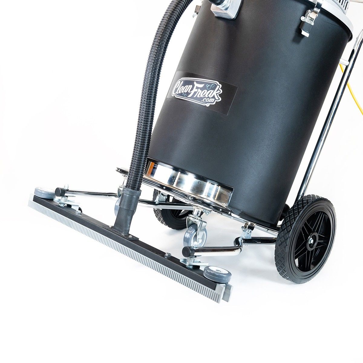 CleanFreak 10 Gallon Wet/Dry Shop Vacuum — gallery image 4