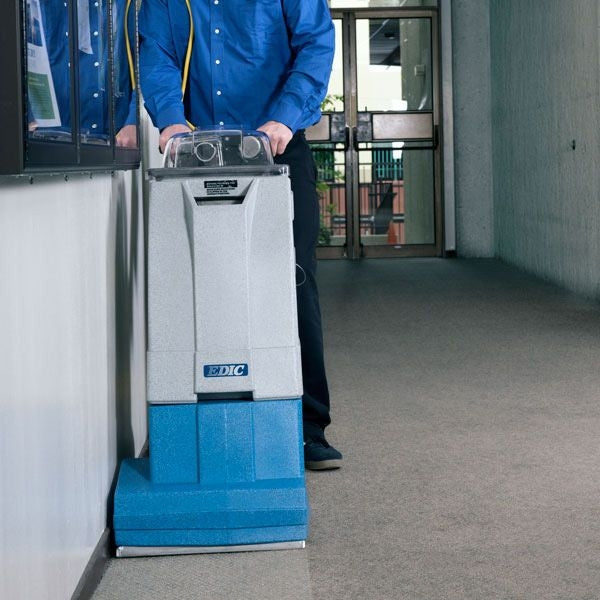 EDIC 800PSN Supernovaâ„¢ 2-Way Carpet Scrubbing Machine (8 Gallons) - 19" Head — gallery image 4